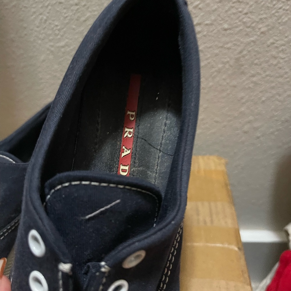 Prada - Picture 3 of 3